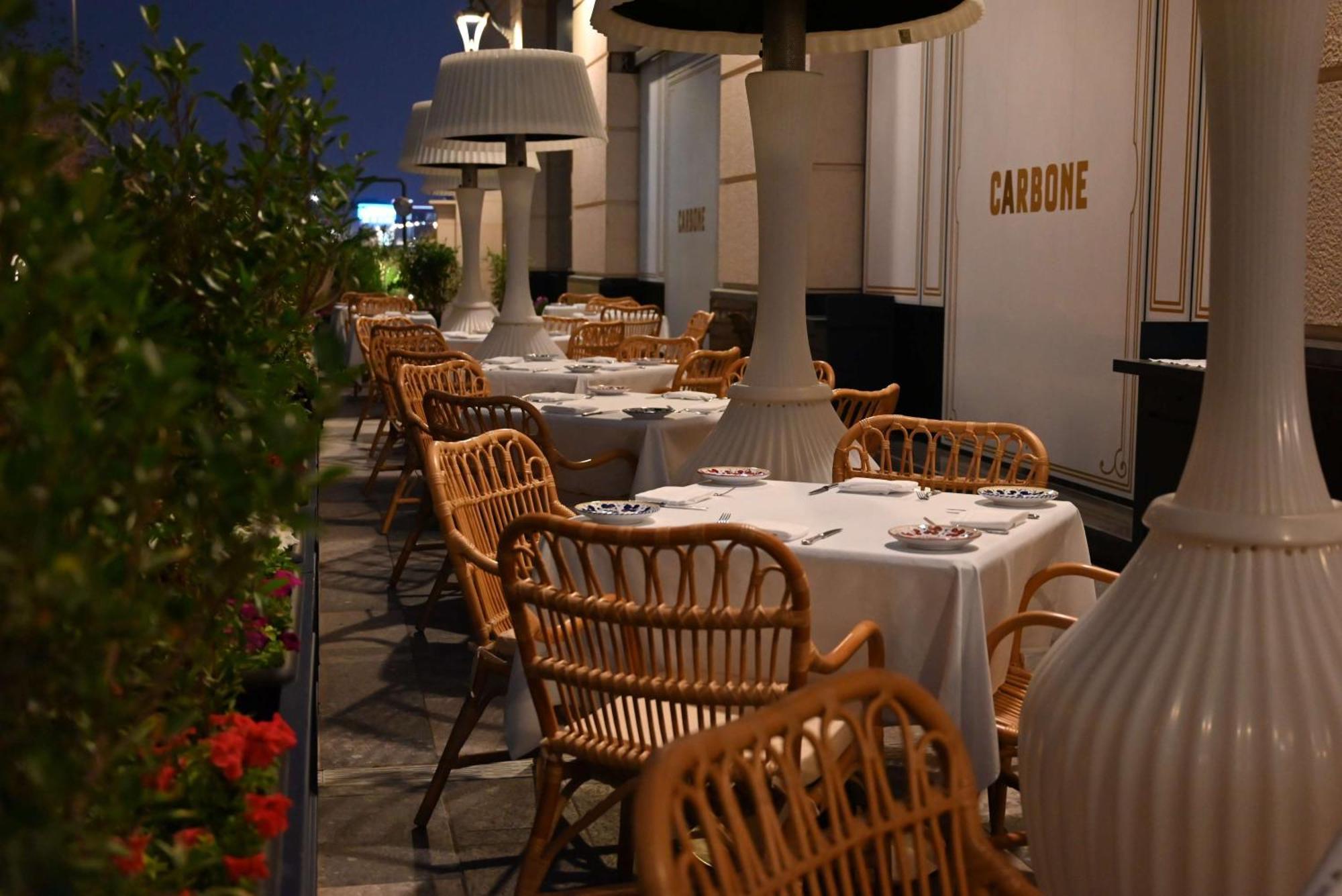 Mansard Riyadh, A Radisson Collection Hotel 외부 사진 The restaurant's terrace
