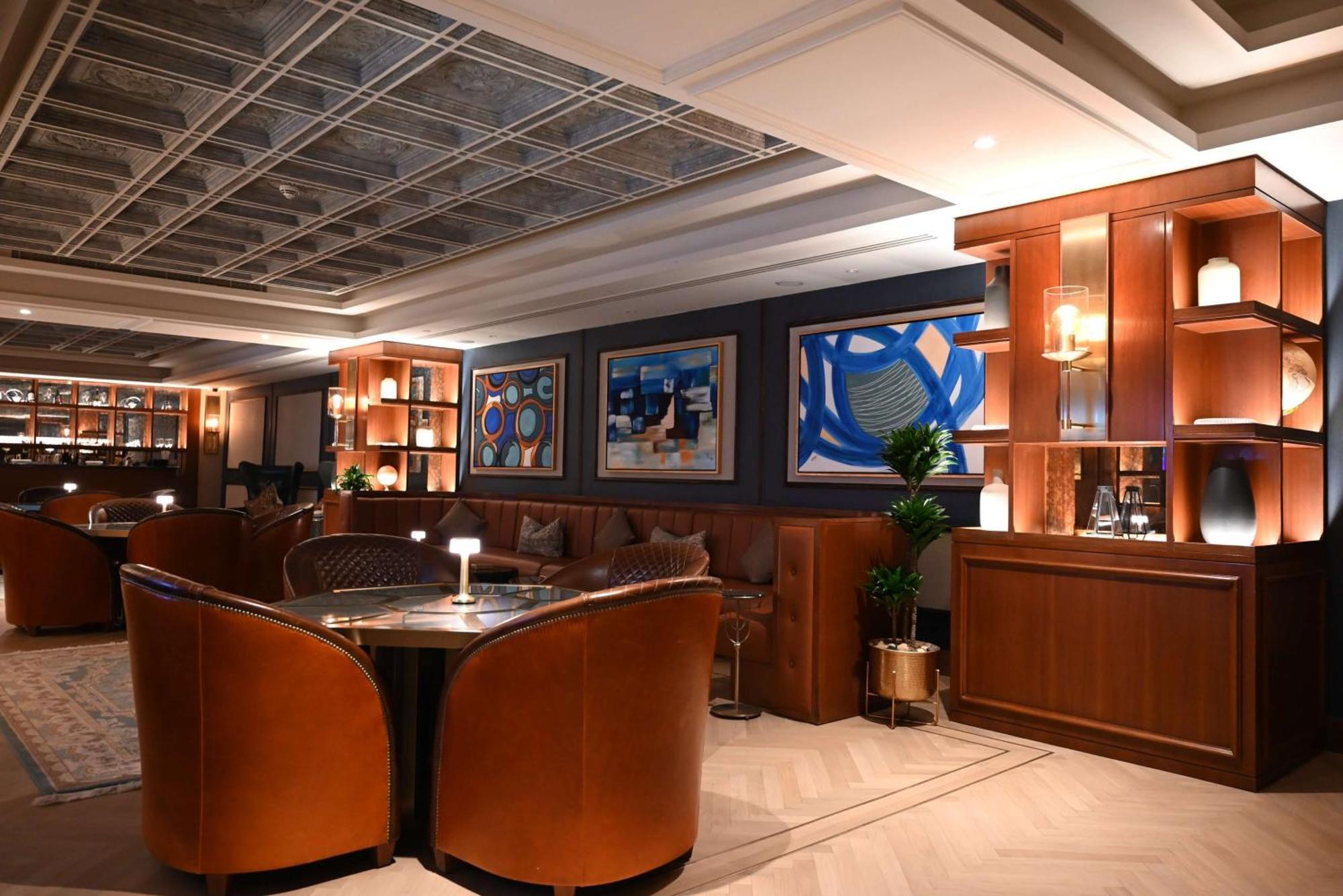 Mansard Riyadh, A Radisson Collection Hotel 외부 사진 The interior of the lounge