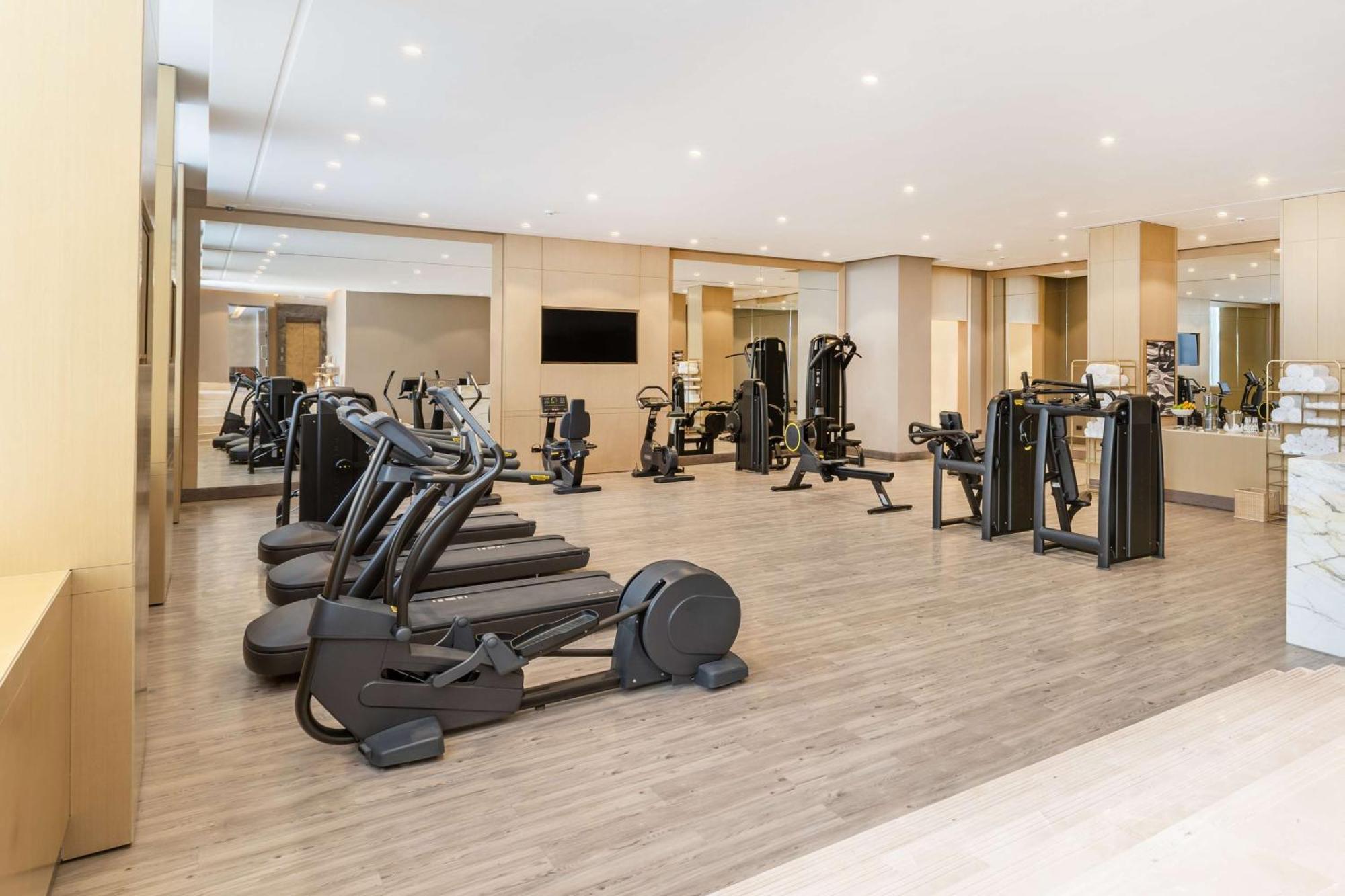 Mansard Riyadh, A Radisson Collection Hotel 외부 사진 The gym at the hotel