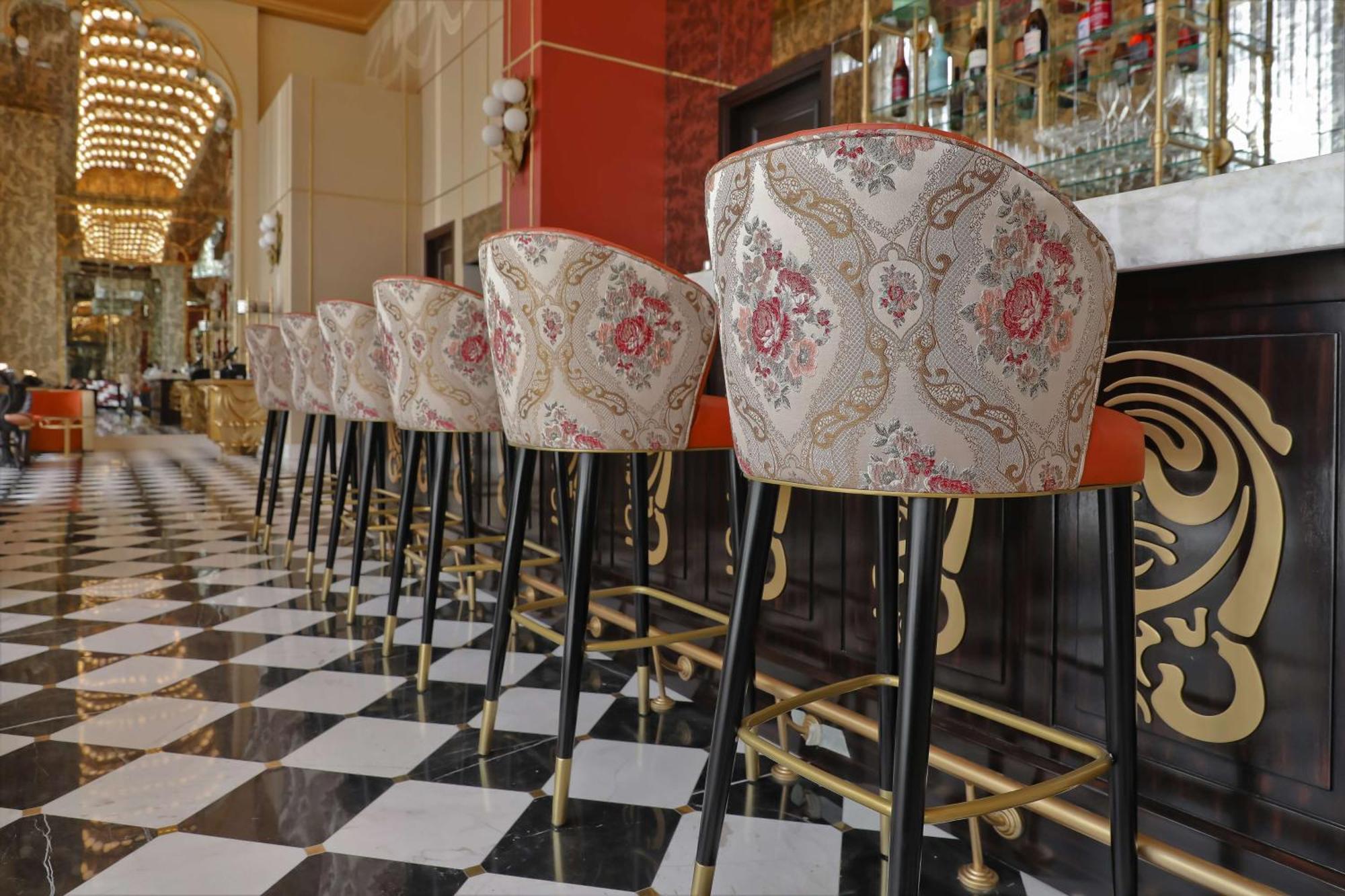 Mansard Riyadh, A Radisson Collection Hotel 외부 사진 Bar stools