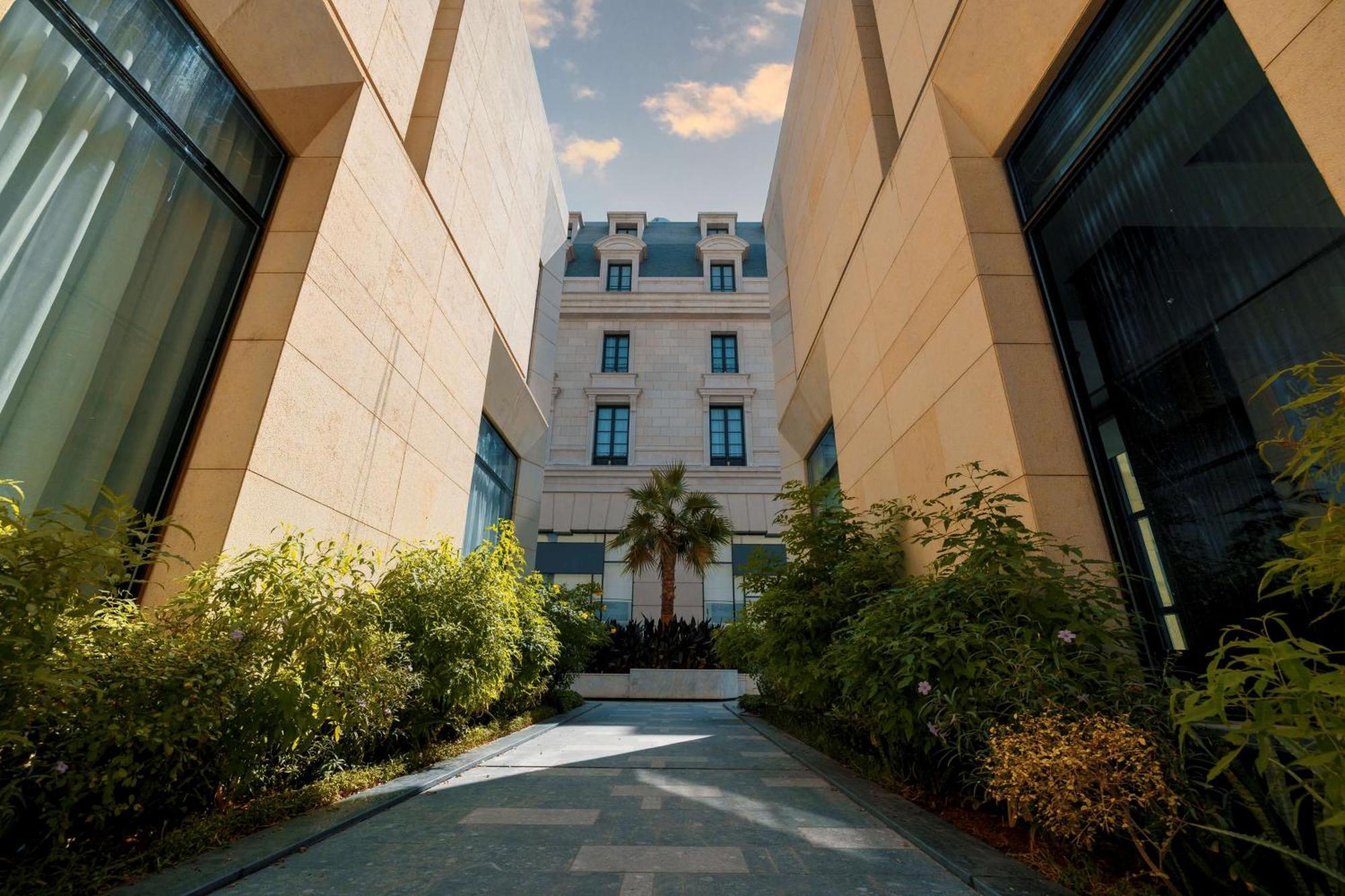 Mansard Riyadh, A Radisson Collection Hotel 외부 사진 The courtyard of the museum