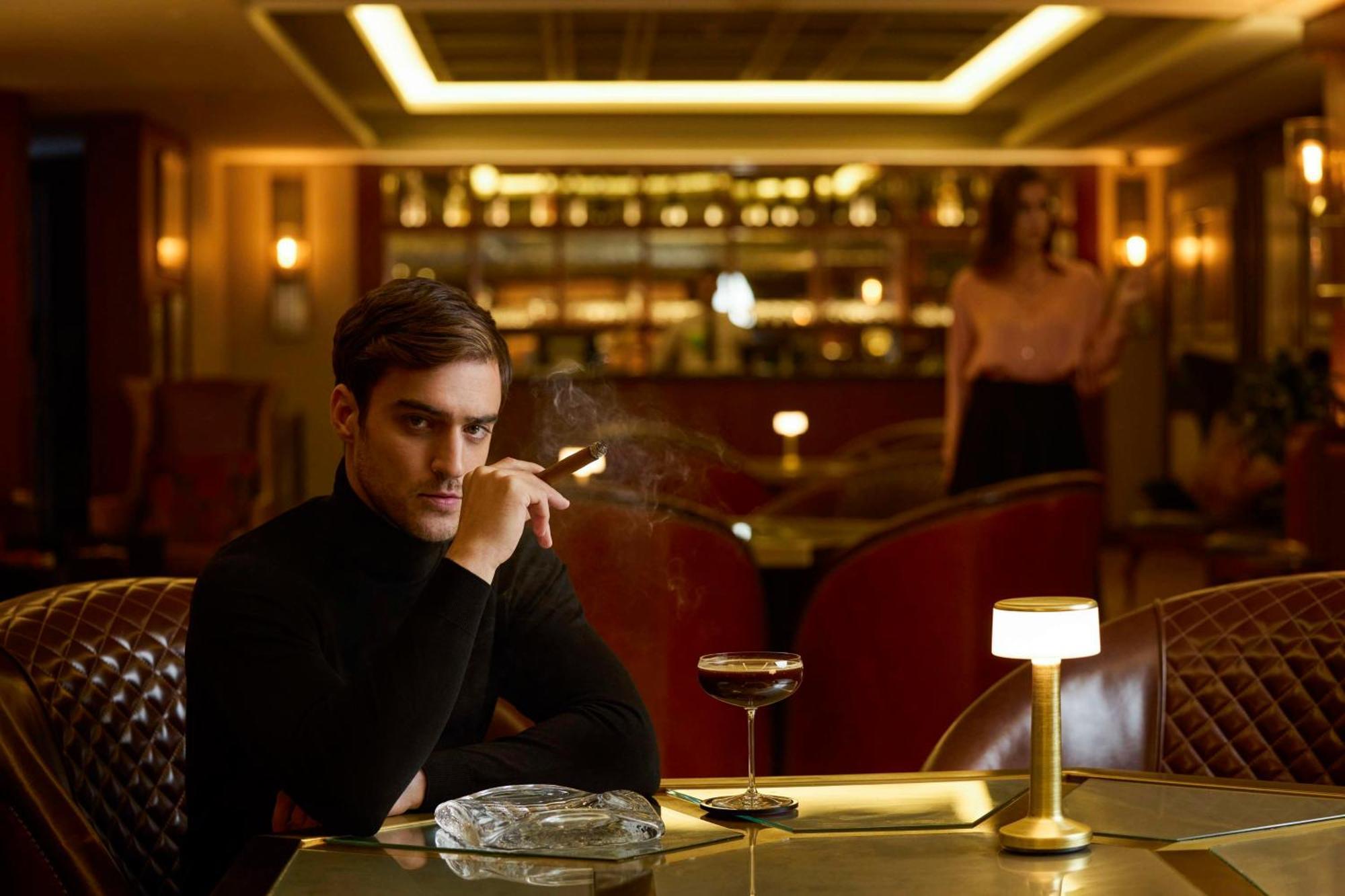 Mansard Riyadh, A Radisson Collection Hotel 외부 사진 The bar at the Mandarin Oriental, London