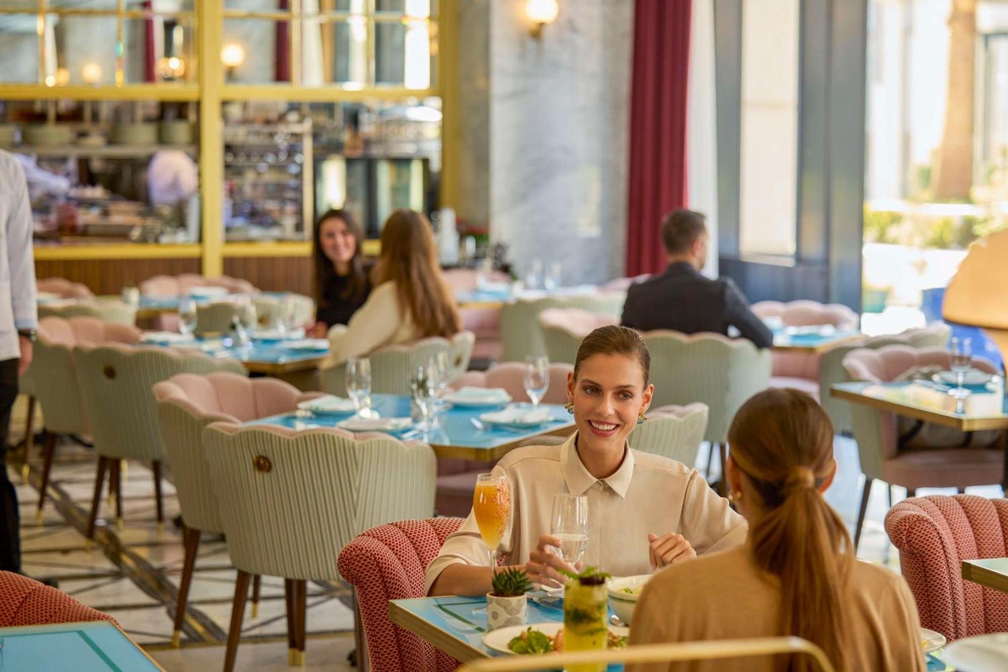 Mansard Riyadh, A Radisson Collection Hotel 외부 사진 Restaurant in Belgrade