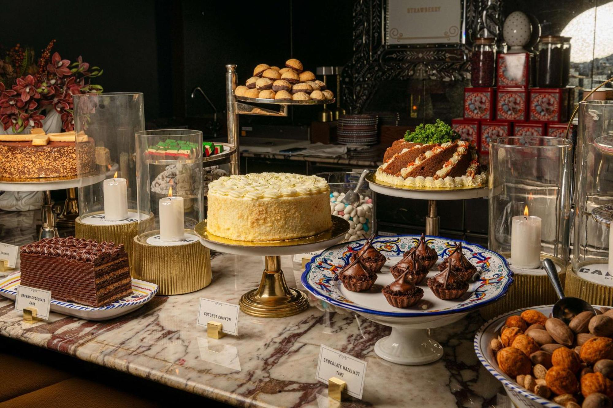 Mansard Riyadh, A Radisson Collection Hotel 외부 사진 A dessert buffet